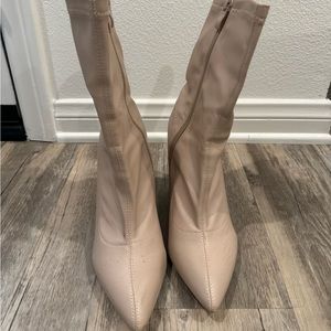 Nude heeled bootie
